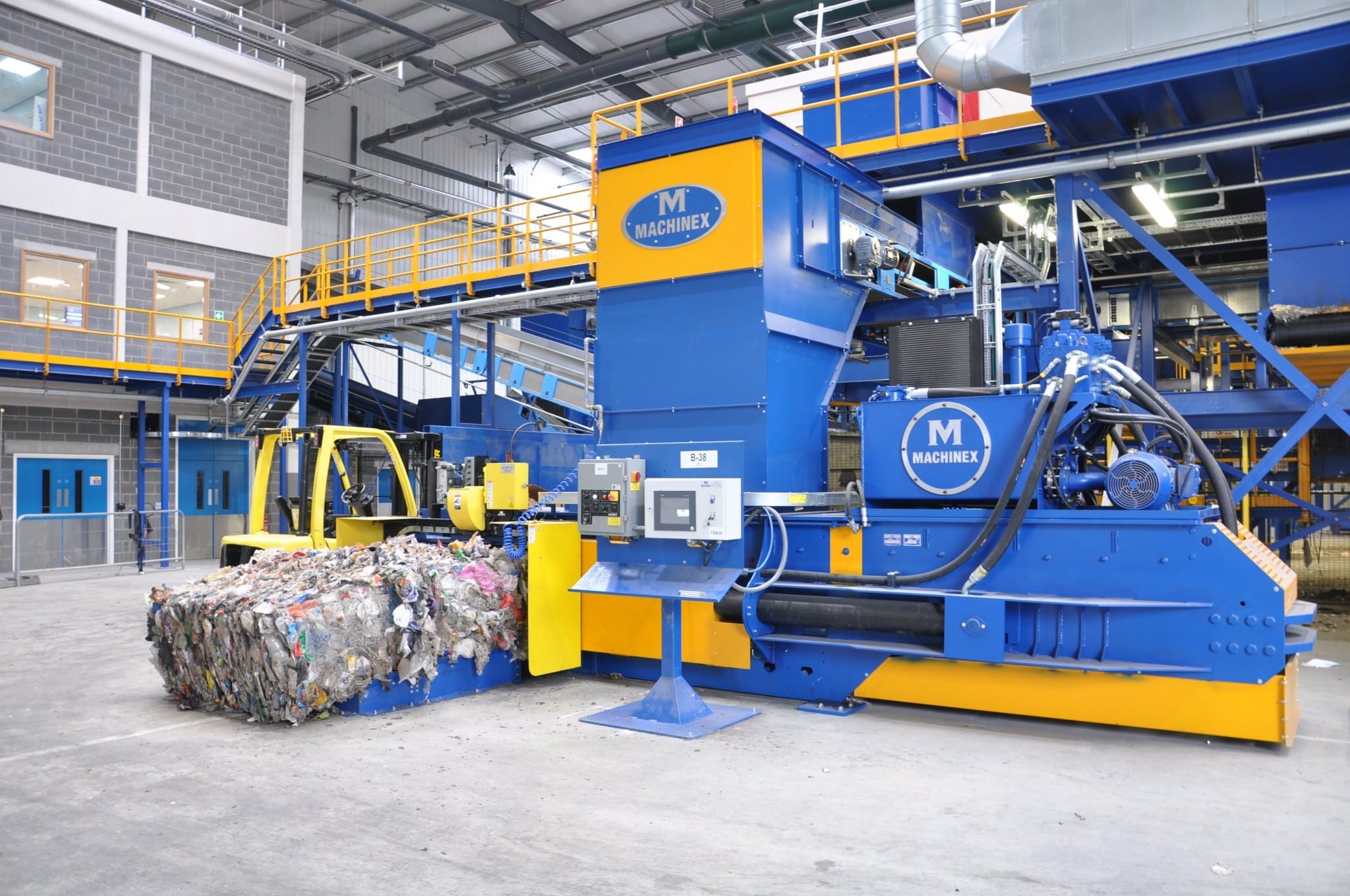 Machinex élargie sa gamme de presses avec la série de presses